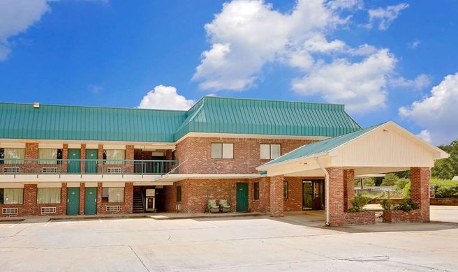 Super 8 Kosciusko Exterior