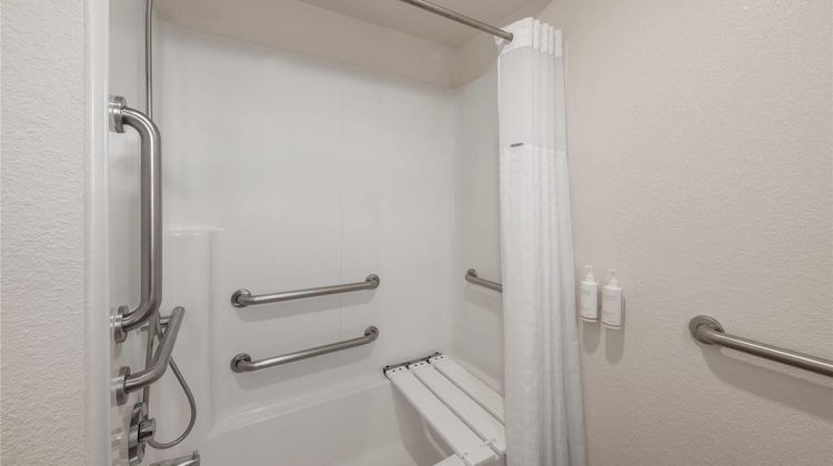 Super 8 Fort Bragg Suite