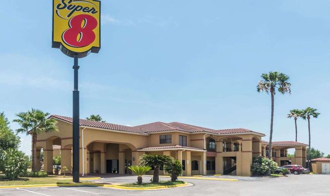 Super 8 Weslaco Exterior
