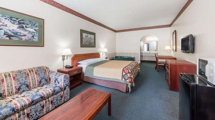 Super 8 Weslaco Room