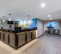 Baymont Inn & Suites Pella Lobby