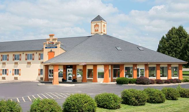 Baymont Inn & Suites Pella Exterior