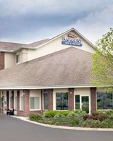Baymont Inn & Suites Columbus