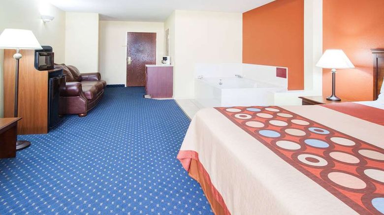<b>Super 8 White Hall Suite</b>. Images powered by <a href="https://iceportal.shijigroup.com/" title="IcePortal" target="_blank">IcePortal</a>.