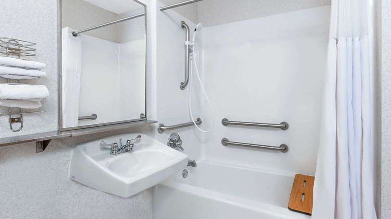 <b>Baymont Inn & Suites Howell/Brighton Room</b>. Images powered by <a href="https://iceportal.shijigroup.com/" title="IcePortal" target="_blank">IcePortal</a>.
