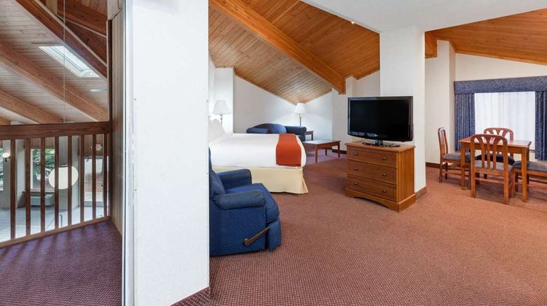 <b>Baymont Inn & Suites Howell/Brighton Suite</b>. Images powered by <a href="https://iceportal.shijigroup.com/" title="IcePortal" target="_blank">IcePortal</a>.