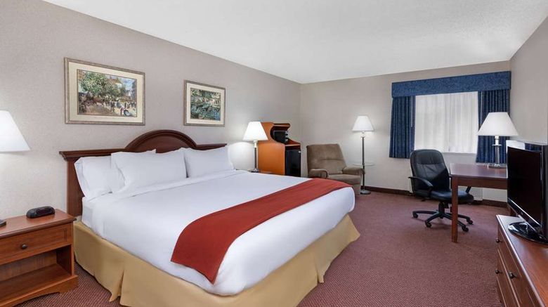 <b>Baymont Inn & Suites Howell/Brighton Room</b>. Images powered by <a href="https://iceportal.shijigroup.com/" title="IcePortal" target="_blank">IcePortal</a>.