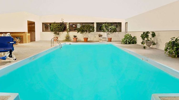 Super 8 Cut Bank Pool