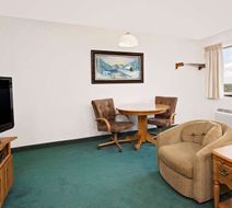 Super 8 Cut Bank Room