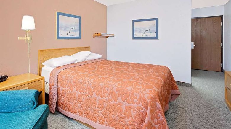 <b>Super 8 Cut Bank Room</b>. Images powered by <a href="https://iceportal.shijigroup.com/" title="IcePortal" target="_blank">IcePortal</a>.