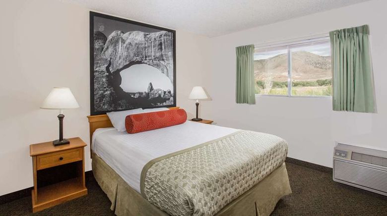 <b>Super 8 Salina/Scenic Hills Area Suite</b>. Images powered by <a href="https://iceportal.shijigroup.com/" title="IcePortal" target="_blank">IcePortal</a>.