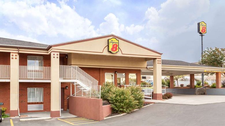 Super 8 Salina/Scenic Hills Area Exterior. Images powered by <a href="https://iceportal.shijigroup.com" target="_blank" rel="noopener">Ice Portal</a>.