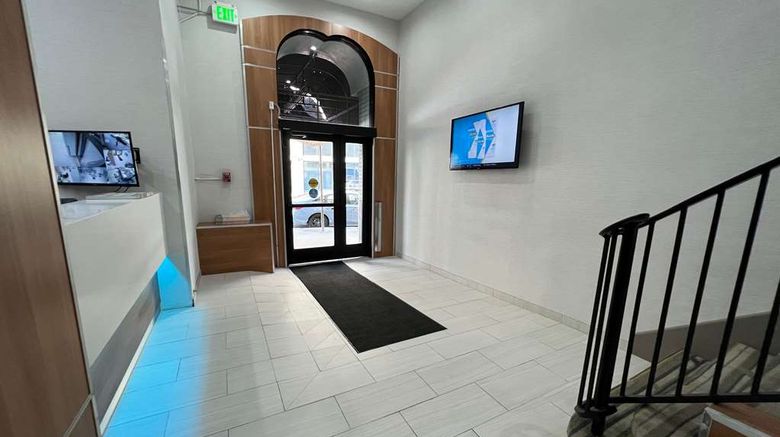 <b>Super 8 San Francisco/Union Square Area Lobby</b>. Images powered by <a href="https://iceportal.shijigroup.com/" title="IcePortal" target="_blank">IcePortal</a>.