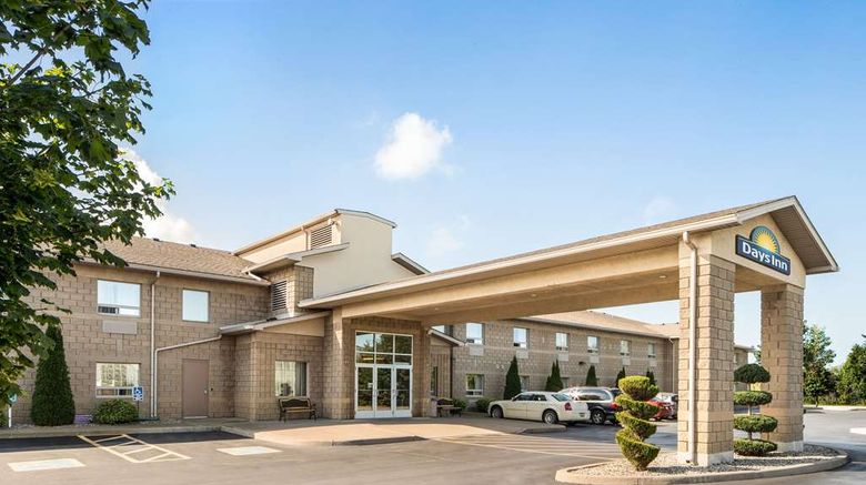 <b>Days Inn Leamington Exterior</b>. Images powered by <a href="https://iceportal.shijigroup.com/" title="IcePortal" target="_blank">IcePortal</a>.
