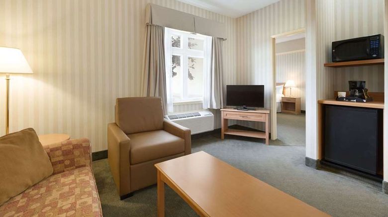 <b>Days Inn Orillia Suite</b>. Images powered by <a href="https://iceportal.shijigroup.com/" title="IcePortal" target="_blank">IcePortal</a>.