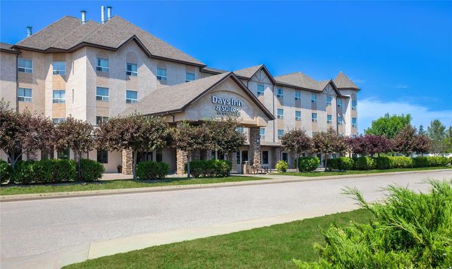 Days Inn & Suites West Edmonton Exterior