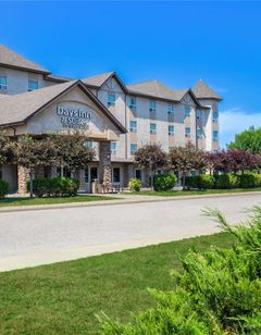 Days Inn & Suites West Edmonton