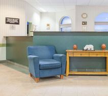 Super 8 Swan River MB Lobby