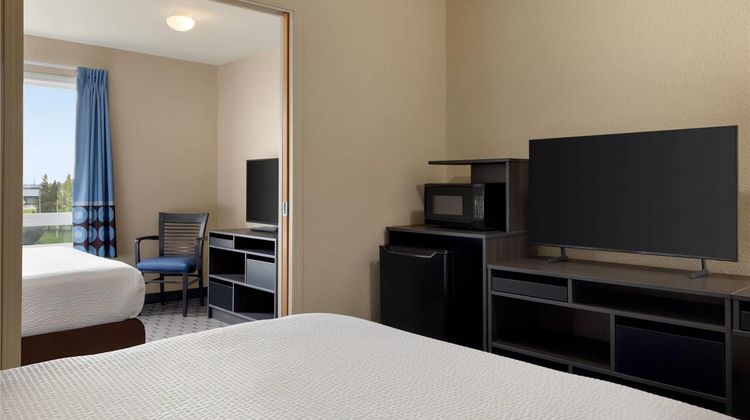 Super 8 Swan River MB Room