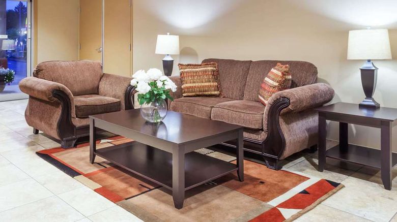 <b>Super 8 Abbotsford Lobby</b>. Images powered by <a href="https://iceportal.shijigroup.com/" title="IcePortal" target="_blank">IcePortal</a>.