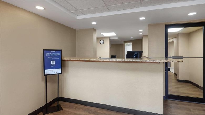 <b>Days Inn Dumfries Quantico Lobby</b>. Images powered by <a href="https://iceportal.shijigroup.com/" title="IcePortal" target="_blank">IcePortal</a>.