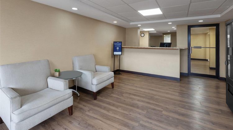 Days Inn Dumfries Quantico Lobby