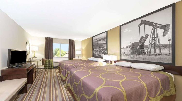 Super 8 Perry Room