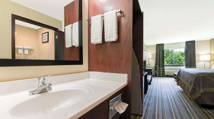 Super 8 Perry Room