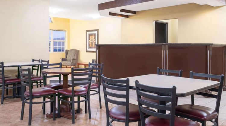 Days Inn Faribault Lobby