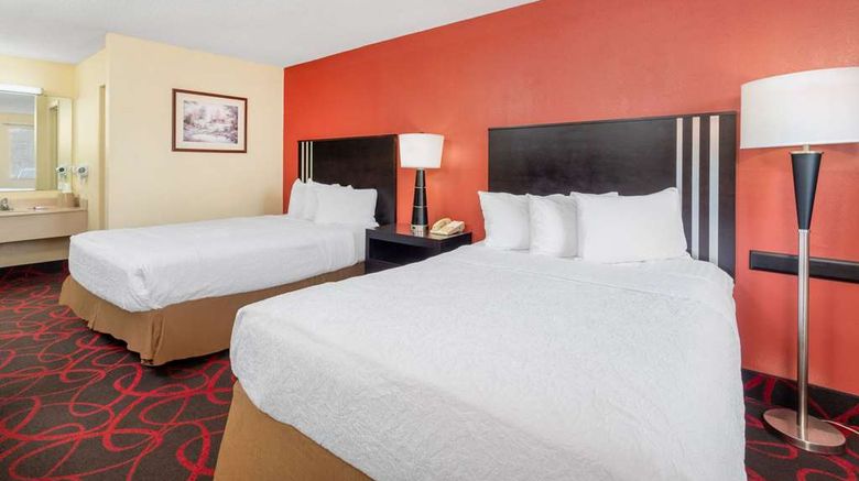 <b>Travelodge by Wyndham Richmond Room</b>. Images powered by <a href="https://iceportal.shijigroup.com/" title="IcePortal" target="_blank">IcePortal</a>.