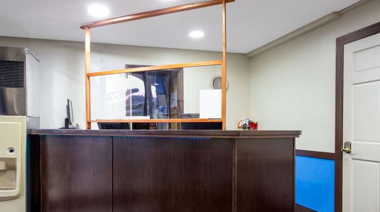 <b>Travelodge by Wyndham Richmond Lobby</b>. Images powered by <a href="https://iceportal.shijigroup.com/" title="IcePortal" target="_blank">IcePortal</a>.