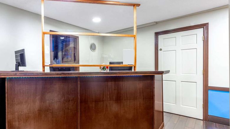 <b>Travelodge by Wyndham Richmond Lobby</b>. Images powered by <a href="https://iceportal.shijigroup.com/" title="IcePortal" target="_blank">IcePortal</a>.