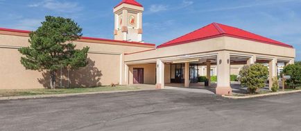 Super 8 Plainview Exterior