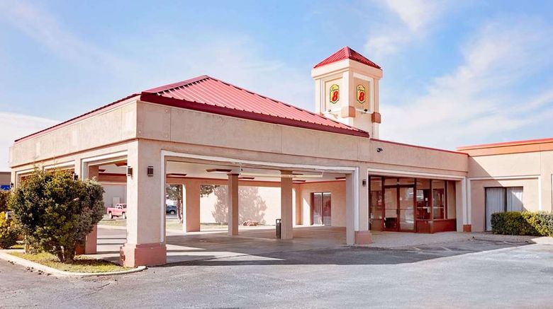 <b>Super 8 Plainview Exterior</b>. Images powered by <a href="https://iceportal.shijigroup.com/" title="IcePortal" target="_blank">IcePortal</a>.