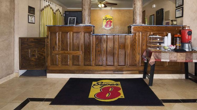 Super 8 Childress Lobby