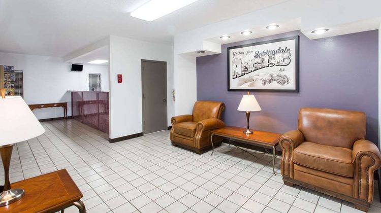 Super 8 Springdale Lobby
