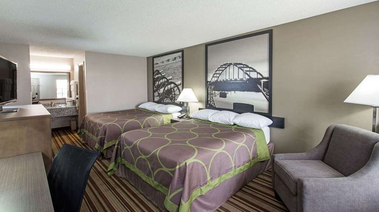 Super 8 Springdale Room