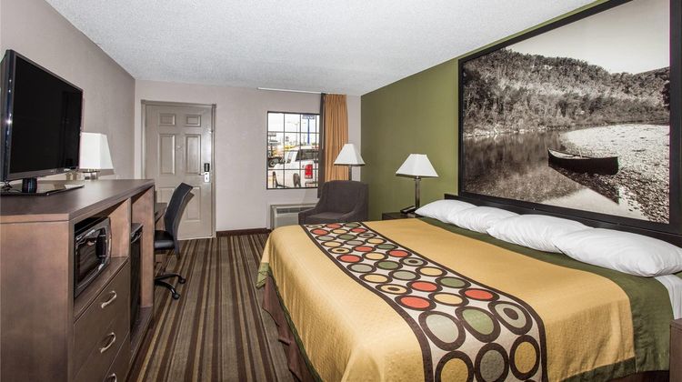 Super 8 Springdale Room