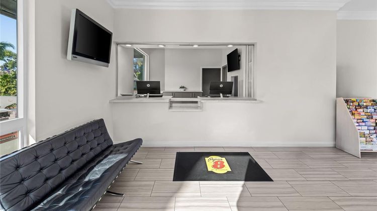 Super 8 San Diego Hotel Circle Lobby