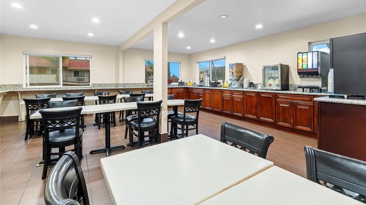 Super 8 San Diego Hotel Circle Restaurant