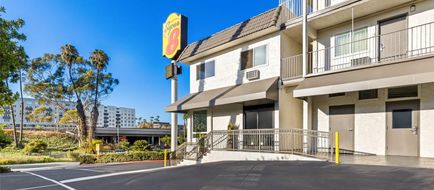 Super 8 San Diego Hotel Circle Exterior