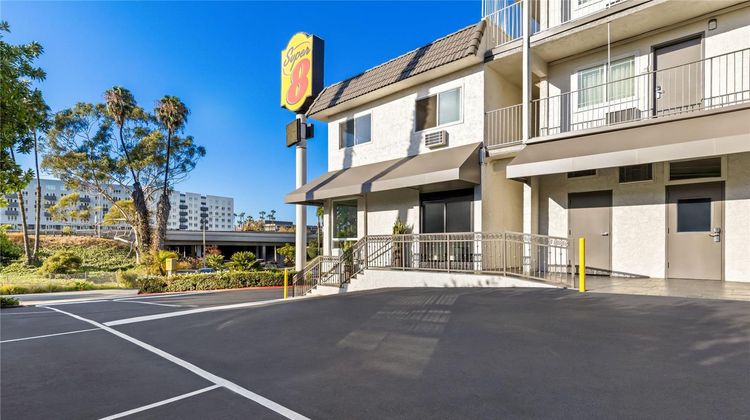 Super 8 San Diego Hotel Circle Exterior