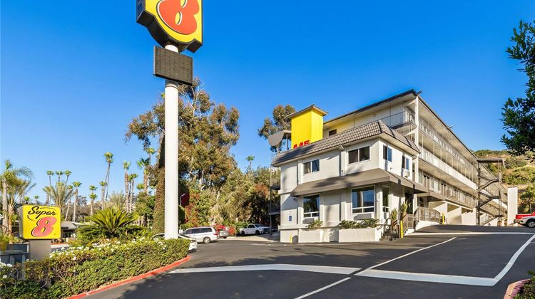 Super 8 San Diego Hotel Circle Exterior