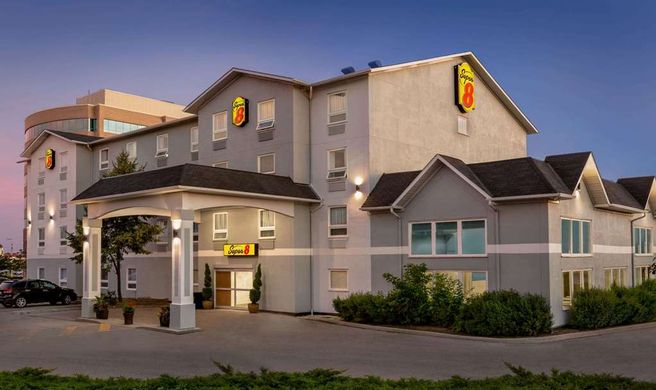Super 8 Ajax/Toronto Exterior