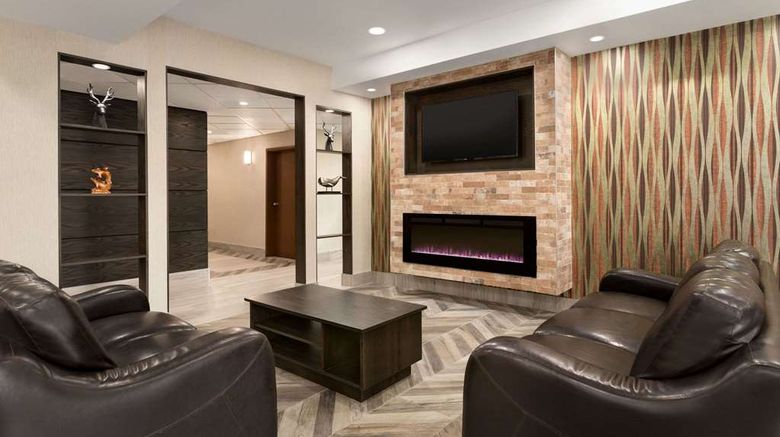 <b>Super 8 Ajax/Toronto Lobby</b>. Images powered by <a href="https://iceportal.shijigroup.com/" title="IcePortal" target="_blank">IcePortal</a>.