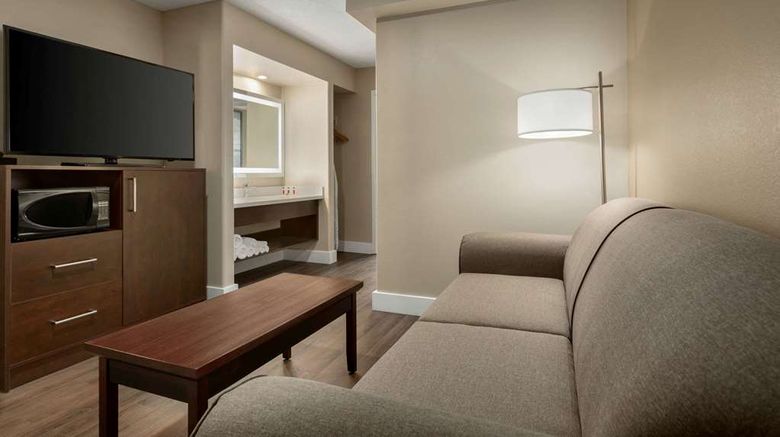 <b>Super 8 Ajax/Toronto Room</b>. Images powered by <a href="https://iceportal.shijigroup.com/" title="IcePortal" target="_blank">IcePortal</a>.