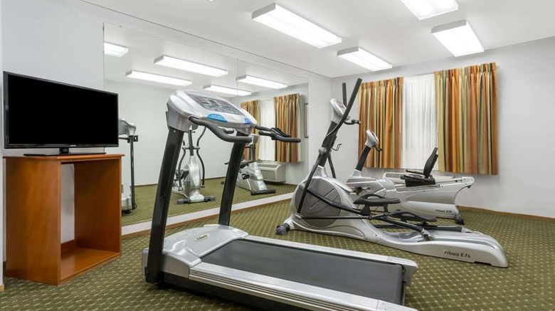 <b>Super 8 Cloverdale Health</b>. Images powered by <a href="https://iceportal.shijigroup.com/" title="IcePortal" target="_blank">IcePortal</a>.