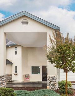 Super 8 Cloverdale