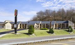 Super 8 Chiswell/Max Meadows Area