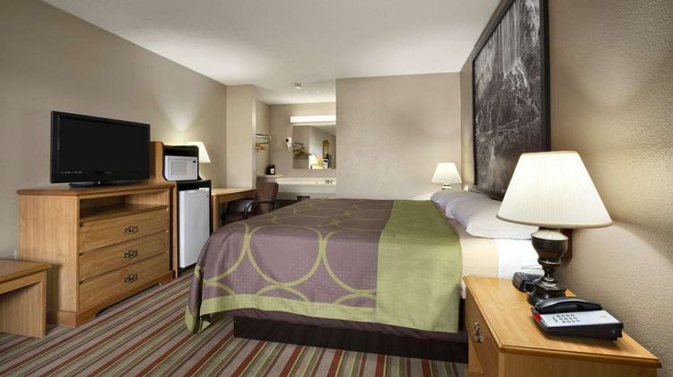 Super 8 Chiswell/Max Meadows Area Room